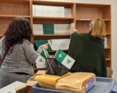Des membres de l’équipe de direction de l’IFO lors du déménagement. &mdash; Photo : Julien Cayouette