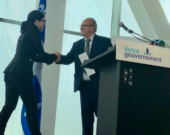 Jean Johnson, président de la FCFA et Sonia LeBel, ministre responsable des Relations canadiennes et de la Francophonie canadienne, lors de l’annonce du Sommet, en 2019. &mdash; Crédit : Courtoisie Twitter FCFA
