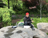 harles-Antoine Rouyer au Toronto Music Garden, en compagnie de la paysagiste Julie Moir Messervy en direct depuis Boston. &mdash; Crédit : Ilias Milanovic