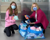 Paige Buchanan avec la présidente de la Fondation du Centre régional de santé de North Bay, Tammy Morrison &mdash; Photo : Courtoisie