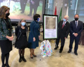 Dévoilement de la plaque qui rappellera l’inauguration officielle de l’UOF : Caroline Mulroney, Dyane Adam, Ginette Petitpas Taylor, Paul Rouleau et Pierre Ouellette. &mdash; Crédit : François Bergeron — L’Express