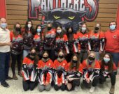 L’équipe féminine de hockey des Panthères de Macdonald-Cartier &mdash; Photo : Courtoisie