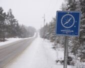Pancarte du Véloroute Voyageur à Corbeil &mdash; Photo : Éric Boutilier