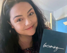Sarah Rewega présente son recueil de poésie, <em>Becoming</em>. — Photo : Courtoisie