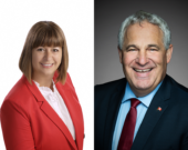Marie-France Lalonde, députée d’Orléans, est devenue secrétaire parlementaire du ministre d’Immigration, Réfugiés et Citoyenneté, Sean Fraser et Marc Serré est député de Nickel Belt depuis 2015. Il a été nommé secrétaire parlementaire de la ministre aux Langues officielles, Ginette Petitpas Taylor. &mdash; Photo : Courtoisie