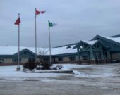 L’École Nouveau Regard de Cochrane où je passe moi-même à travers le processus d’application.  &mdash; Photo : Véronique Bouchard