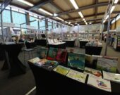 Salon du livre de Hearst en 2019. Les maisons d’édition franco-canadiennes ont continué leurs opérations durant la pandémie, certaines en ayant même profité pour développer de nouveaux projets.  &mdash; Photo : Page Facebook REFC