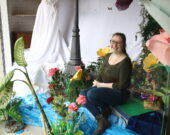 Céline Lepage au milieu de sa création, Métamorphose, dans la vitrine du 139, rue Durham. &mdash; Photo : Julien Cayouette