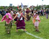 Un pow-wow sur le terrain de l’École secondaire du Sacré-Cœur en 2015.  &mdash; Archives