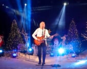 Jean-Guy «Chuck» Labelle lors d'un de ses spectacles de Noël &mdash; Photo : Archives