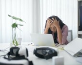 Selon un sondage Léger, près du deux tiers des Canadiennes ressentent des impacts liés à leur situation financière. &mdash; Photo : Kampus Production-Pexels 