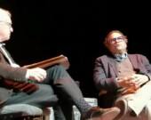 Le professeur Simon Laflamme, animateur des discussions de la Place des Arts, et le critique cinéma Anishinaabe, Jesse Wente.  &mdash; Photo : Mehdi Mehenni