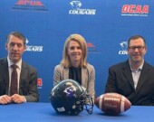 Le président du collège Sault David Orazietti, la vice-présidente de l'innovation, de la gestion et des services aux étudiants Sherri Smith, et le directeur des sports et entraineur par intérim de l’équipe de football Paul Orazietti. &mdash; Photo : Courtoisie