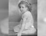 Marjorie West quand elle était petite avant qu'elle ait disparu.  &mdash; By Narratively - CC BY-SA 4.0