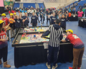 L’équipe de robotique de l’École secondaire publique Odyssée pendant la compétition FIRST LEGO League Challenge. &mdash; Photos : Courtoisie