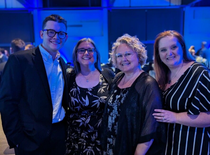  De gauche à droite : Mathieu Landry, associé à LMDSolutions, Lynn Dupuis, PDG, Mimi Robillard, adjointe Administrative et Mélanie Rollins, directrice des opérations. 
 — Photo : Rose-Lyne D’Aoust Messier 