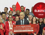 Le nouveau venu en politique, Mark Carney, devenu premier ministre ce printemps, remporte son siège dans Nepean, en Ontario.  &mdash; Photo :  Marianne