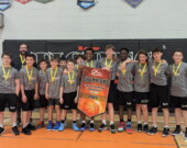 L’équipe de basketball de l’école St-Pierre couronnée championne de la
division B de la Ligue de basketball intermédiaire du CSC Nouvelon. &mdash; Photo : École St-Pierre