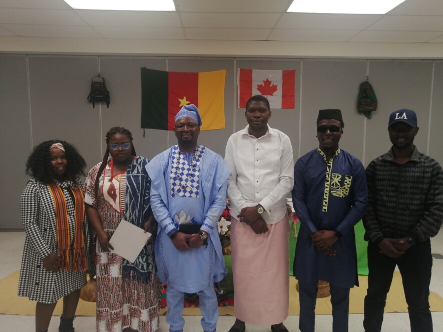 Les six membres du nouveau bureau, de gauche à droite : Noëlle Kérane, Grâce Tongue,
Serges Foussi, Lionel Ndoumba, Landry Nana, Jacques Mbappé. &mdash; Photo : Mehdi Mehenni