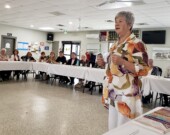 Symbole de résilience et de joie de vivre rayonnante, Edwina Ward a donné des pistes à son public pour bien vieillir en s’affirmant en tant que personne aînée. &mdash; Photo : Damien Dauphin – Le Moniteur Acadien