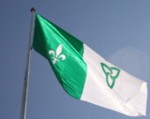 Le drapeau franco-ontarien.  &mdash; Photo : Archives 