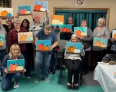 L’atelier de peinture sociale du Centre de vie active de Markstay-Warren. &mdash; Photos :  Lisa Corner