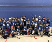 La délégation de l’école St-Antoine au tournoi de hockey intérieur. &mdash; Photo : École St-Antoine