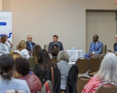 BV : Le Forum a également compté un panel qui a eu pour thème «S’équiper pour lutter contre la discrimination».  &mdash; Photo : Le Réseau du Nord