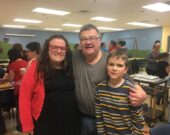 Paul Gallant avec sa fille Adrienne et son petit-fils Xavier lors de son 60e anniversaire de naissance. &mdash; Gracieuseté 