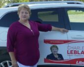 Charlene LeBlanc devant son bureau central à Tusket. &mdash; Norbert LeBlanc