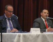 Chris d’Entremont et Jason Deveau, lors du débat fédéral à Tusket. &mdash; Norbert LeBlanc