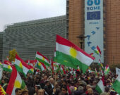 Manifestation kurde à Bruxelles, en 2017.  &mdash; Dans; source : https://commons.wikimedia.org/w/index.php?curid=63713648, sous la licence CC BY 4.0