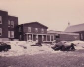 Le 13 mars 1993, des suêtes ont arraché le toit de l’hôpital du Sacré-Coeur de Chéticamp. &mdash; Rosie AuCoin-Grace