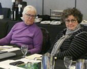 Louise Imbeault et Liane Roy écoutent les discussions pendant la réunion de la SNA. &mdash; Norbert LeBlanc