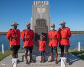 La Gendarmerie royale du Canada a joué un rôle important dans la cérémonie du jour du Souvenir à Chéticamp. Riley LeBlanc, 7 ans, était tout habillé dans son uniforme et a passé la journée avec les officiers. Quel rêve devenu réalité pour ce petit garçon de Chéticamp! &mdash; Michel Soucy