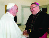 Le pape François et Mgr Anthony Mancini. &mdash; halifaxyarmouth.org