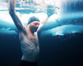 Florian Boulais s’immerge dans le lac Chadburn. &mdash; James Patterson