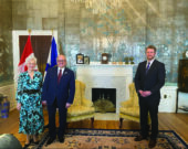 L e premier ministre élu, l’honorable Iain Rankin, à droite, a rencontré le Lieutenant gouverneur de la Nouvelle-Écosse, l’honorable Arthur J. LeBlanc et son épouse Patsy, en préparation pour l’assermentation qui aura lieu le 23 février prochain à la Législature provinciale. Âgé de 37 ans, il a été élu chef du parti libéral le samedi 6 février, battant deux concurrents, l’honorable Randy Delorey et l’honorable Labi Kousoulis.   &mdash; gracieuseté