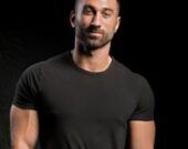 Fabrice Goosens de Chéticamp - artiste hyperréaliste bien connu.  