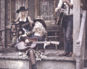 Les sœurs Campagne célèbrent le Wild West.Annette et Michelle Campagne et André Lavergne &mdash; Courtoisie
