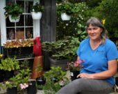La propriétaire de Ouest-Ville Perennials, Alice d’Entremont et ci-dessous, son chat Ruby.   &mdash; Lisa Doucette