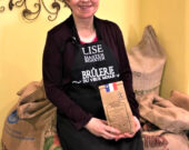 Lise Lejeune avec le produit final.  &mdash; Lisa Doucette