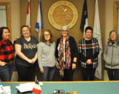 Quelques membres du Conseil des arts de la Baie, de gauche à droite : Amy Paradis, Véronique Hogan, Diane Nadon, Jocelyne Comeau, Margaret Jeddry et Germaine Comeau.  &mdash; Crédit : Richard Landry