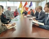 L’ambassadeur de France au Canada et le consul général de France à Moncton et Halifax ont rencontré le ministre de l’Éducation et du Développement de la petite enfance, Bill Hogan, à Fredericton jeudi 1er décembre. &mdash; PHOTO - CGF Moncton / Bruce Marchetti