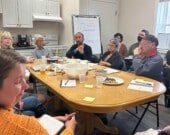 Une photo prise avec les participants de la premiere rencontre de la tournée du Courrier dans les communautés acadiennes de la Nouvelle-Écosse. &mdash; PHOTO(S) - Le Courrier de la Nouvelle-Écosse