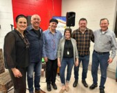 Atika Bayebane, directrice générale d’Étoile de l’Acadie, les musiciens Ronald Bourgeois, Weldon Boudreau, Nicole Deveau et Daniel Léger ainsi que Clermont Charland, président du centre communautaire.  &mdash; PHOTO(S) - Clermont Charland