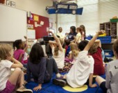 Les programmes scolaires de Nouvelle-Écosse abordent les questions d’identité de genre et d’orientation sexuelle à partir de la quatrième année.  &mdash; PHOTO - CDC (Unsplash)
