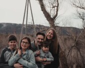 Stéphane Sogne de Chéticamp avec sa famille.  &mdash; PHOTO - Facebook - Joeleen Larade