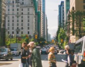 À ce nombre, il faut ajouter 607 782 résidents non permanents, qui incluent les demandeurs d’asile, les travailleurs temporaires et les étudiants étrangers.  &mdash; PHOTO - Gabe - Unsplash