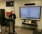 Pamela Maher, directrice de la bibliothèque de Sainte-Anne et cheffe du projet Stella, lors de sa présentation.  &mdash; PHOTOS : Nazaire Joinville